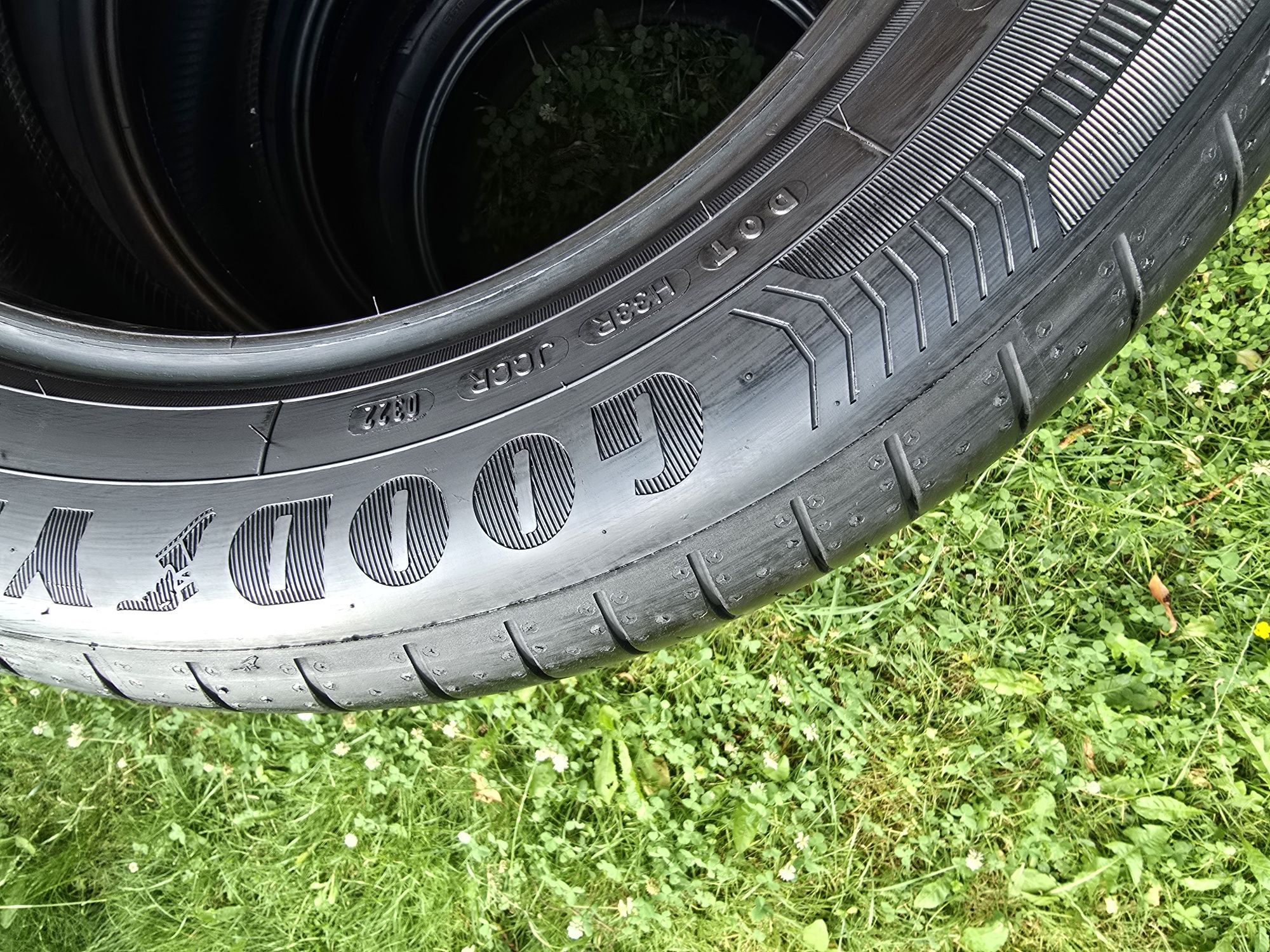goodyear efficientgrip 215/55r17 94v 4 szt .idealny stan b.dobry