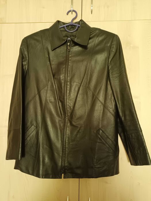 Демисезонная черная куртка из натуральной мягкой кожи р. 46-48 (новая)