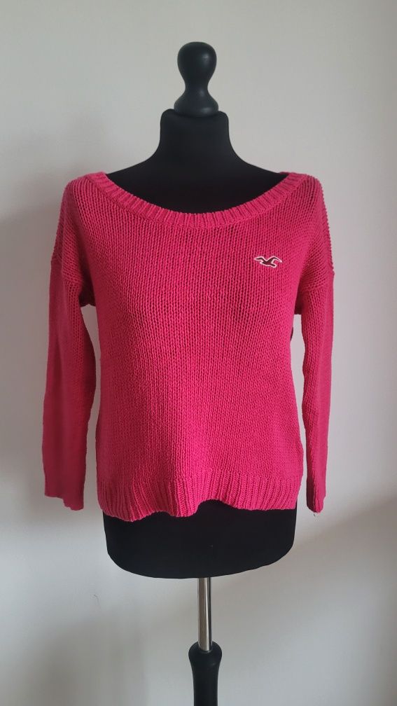 Różowy sweter Hollister z eleganckim wiązaniem na plecach