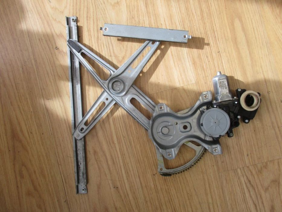 Elevador vidro Toyota Yaris 2005 a 2009 Esquerdo