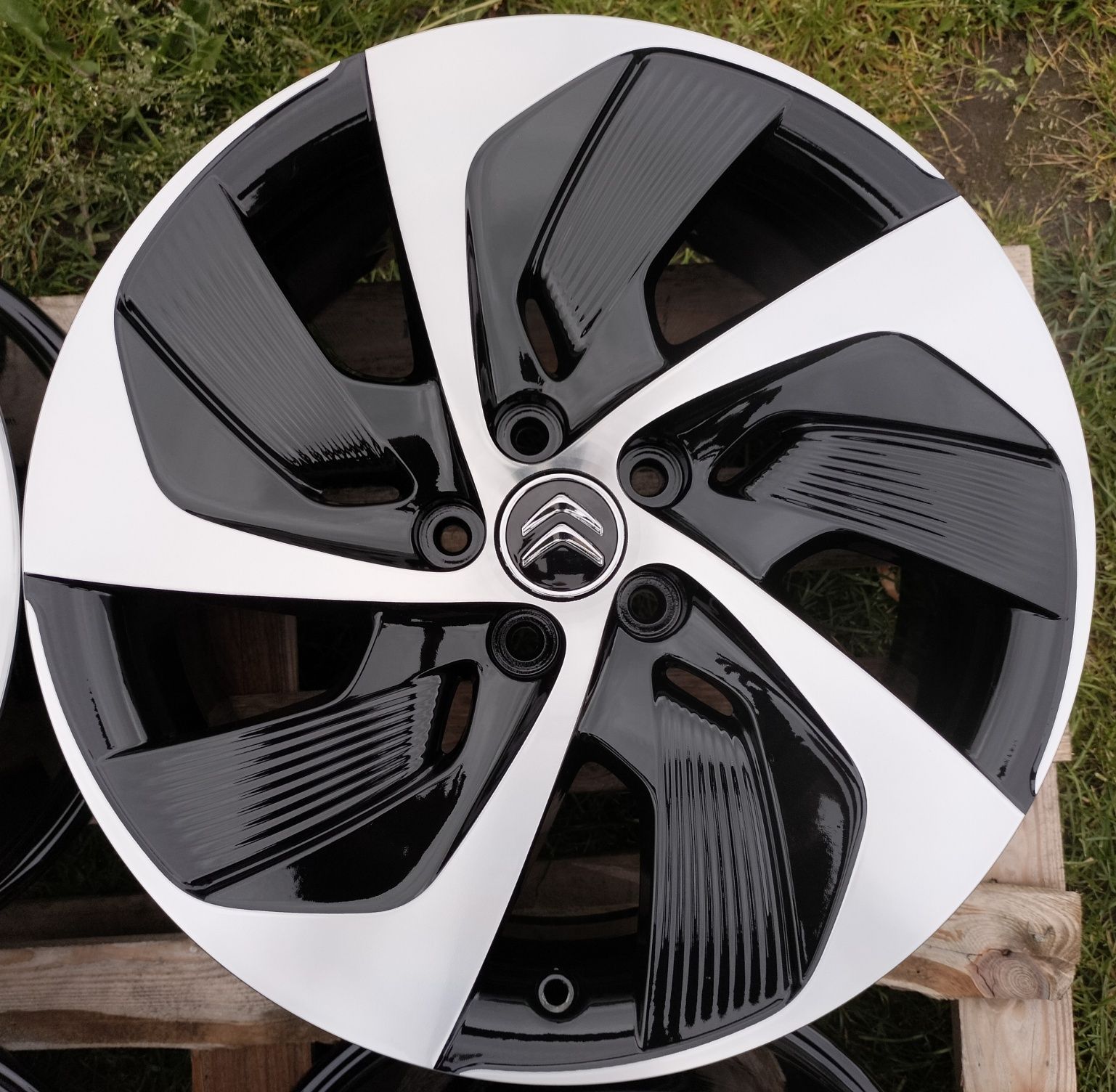 Felgi Oryginał Citroen C5 C6 Jumpy C4 Picasso Grand 7,5Jx18 ET54 5x108