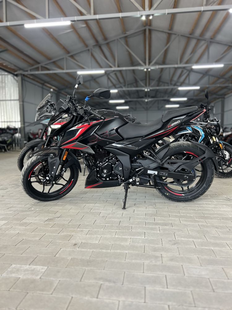Мотоцикл Bajaj Pulsar N250 Весь модельний ряд в наявності, Доставка!