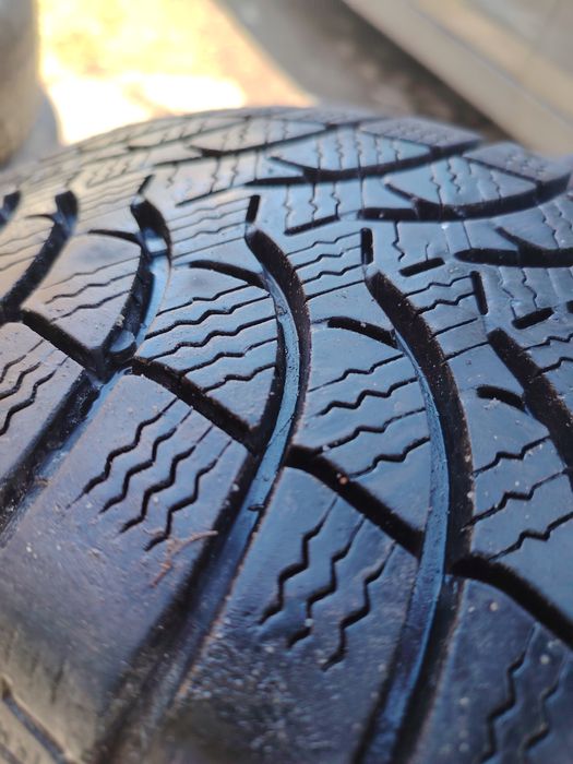 Opony zimowe 255/50 r 16