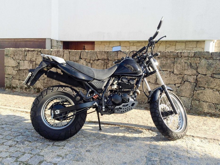 Mota Cafe Racer 125 / Hyosung RT Karion (vintage classic / scrambler)