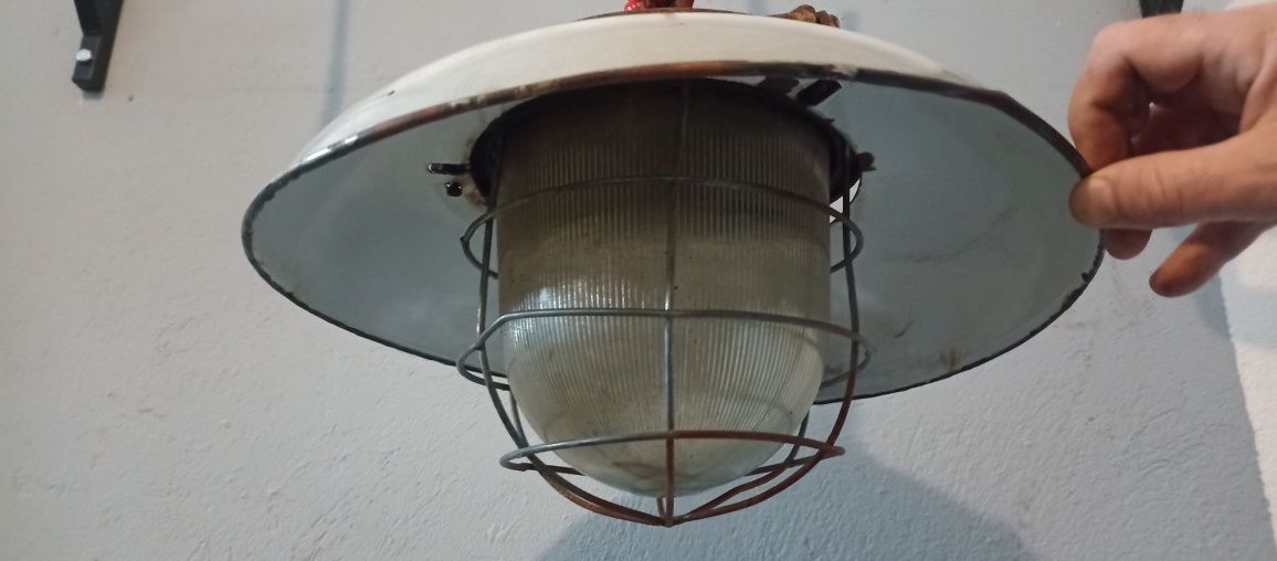 Lampa wisząca emaliowana prl