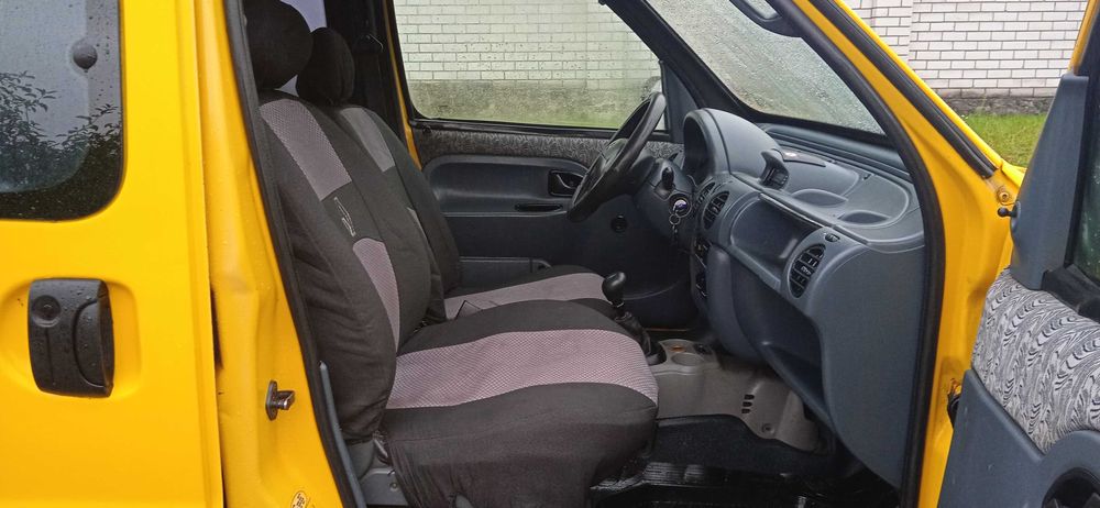 Мінівен Renault Kangoo Пасажир 2000 року. 1,9D Простий дизель