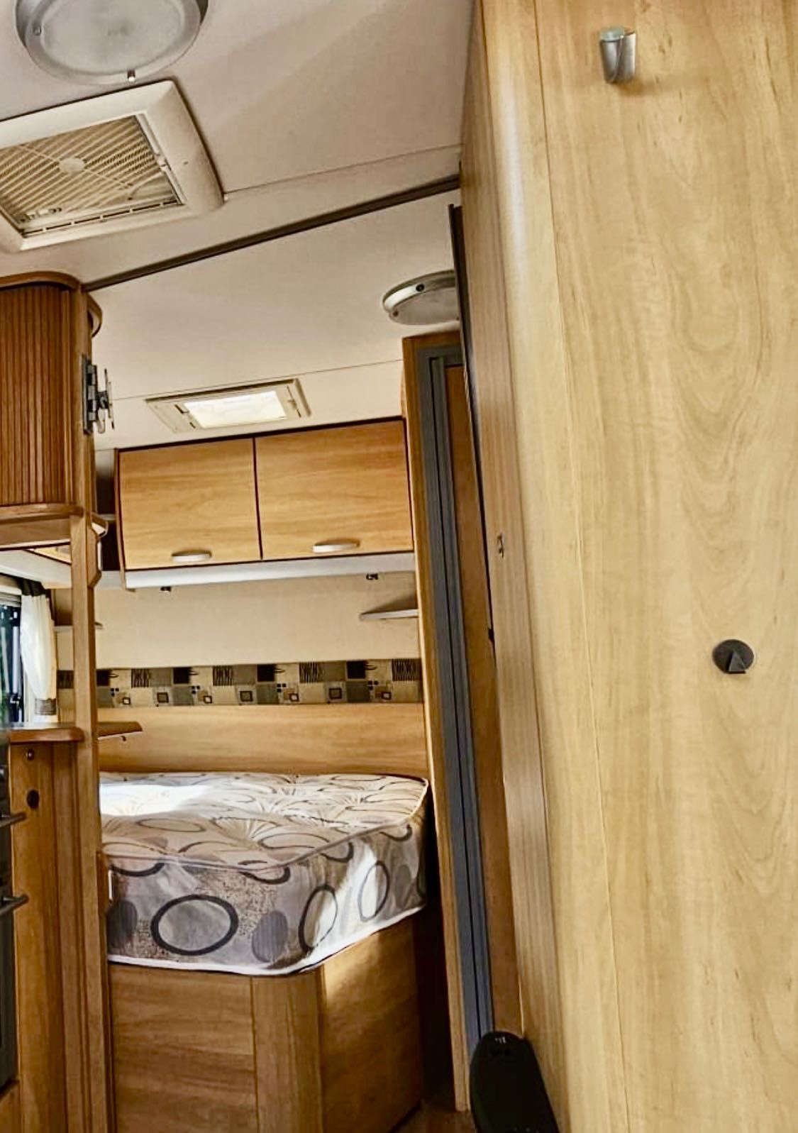 Caravana Sterling Europa 470- Impecável
