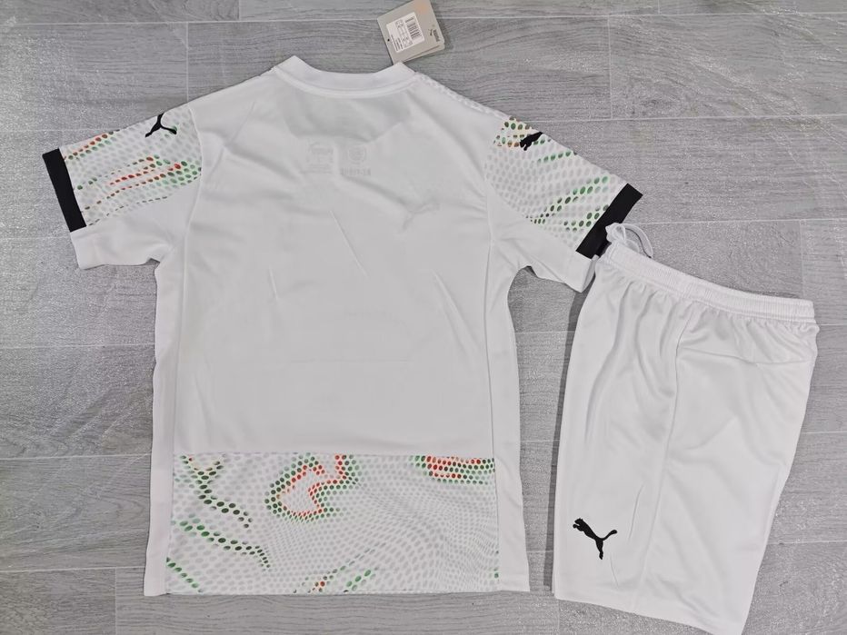 Equipamento criança Portugal 25 26