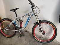 Giant glory Downhill