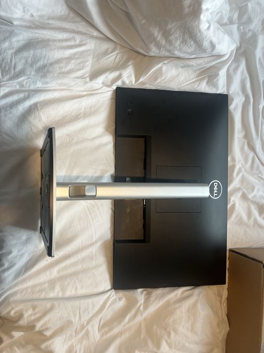 DELL P2422H 24” Full HD Monitor – Excellent Condition