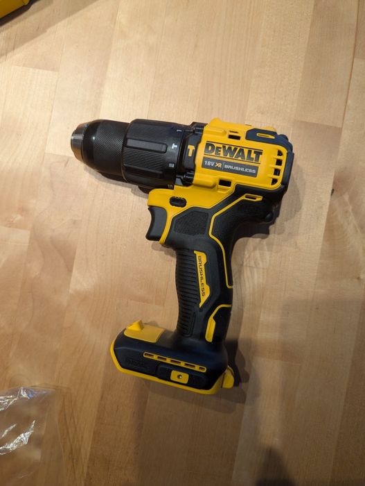 Wkretarko- wiertarka udarowa dewalt DCD709N Nowa Body