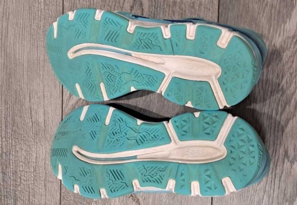 Оригінальні кросівки Asics GEL-NETBURNER ACADEMY 8