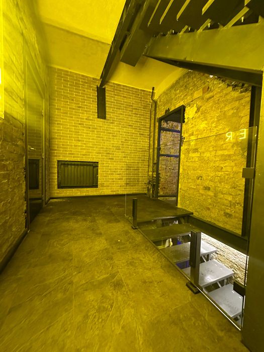 Оренда приміщення на вул. Басейна 12, площа 650