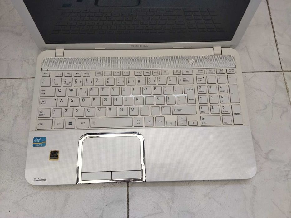 Toshiba Satellite i7- L850-1V7