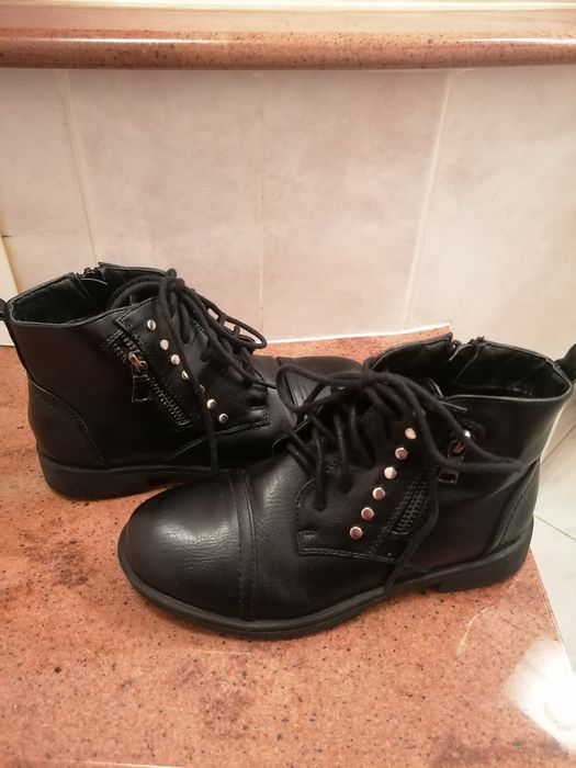 Bota Estilo Militar tamanho 33