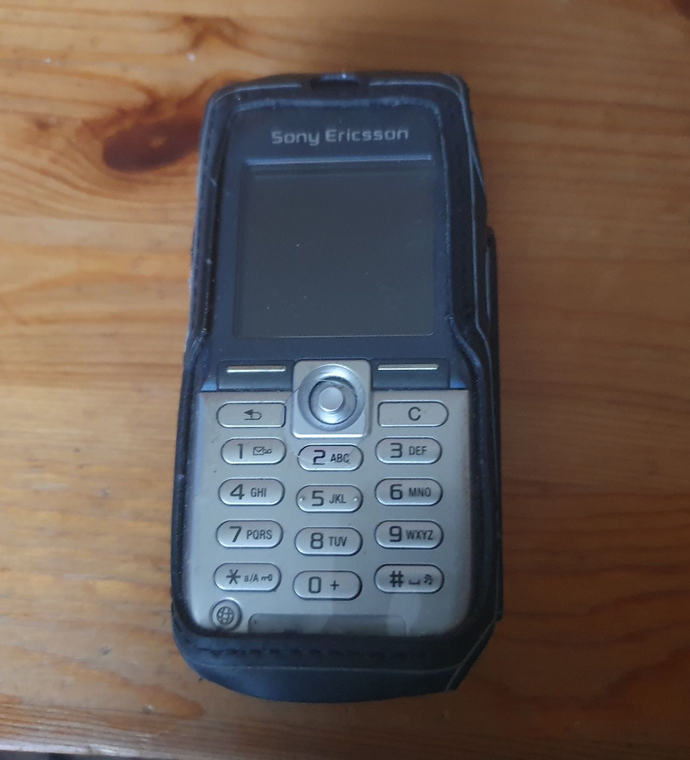 Stare Telefony  komórkowe  SONY ,LG   Motorola,  Alcatel  4 szt