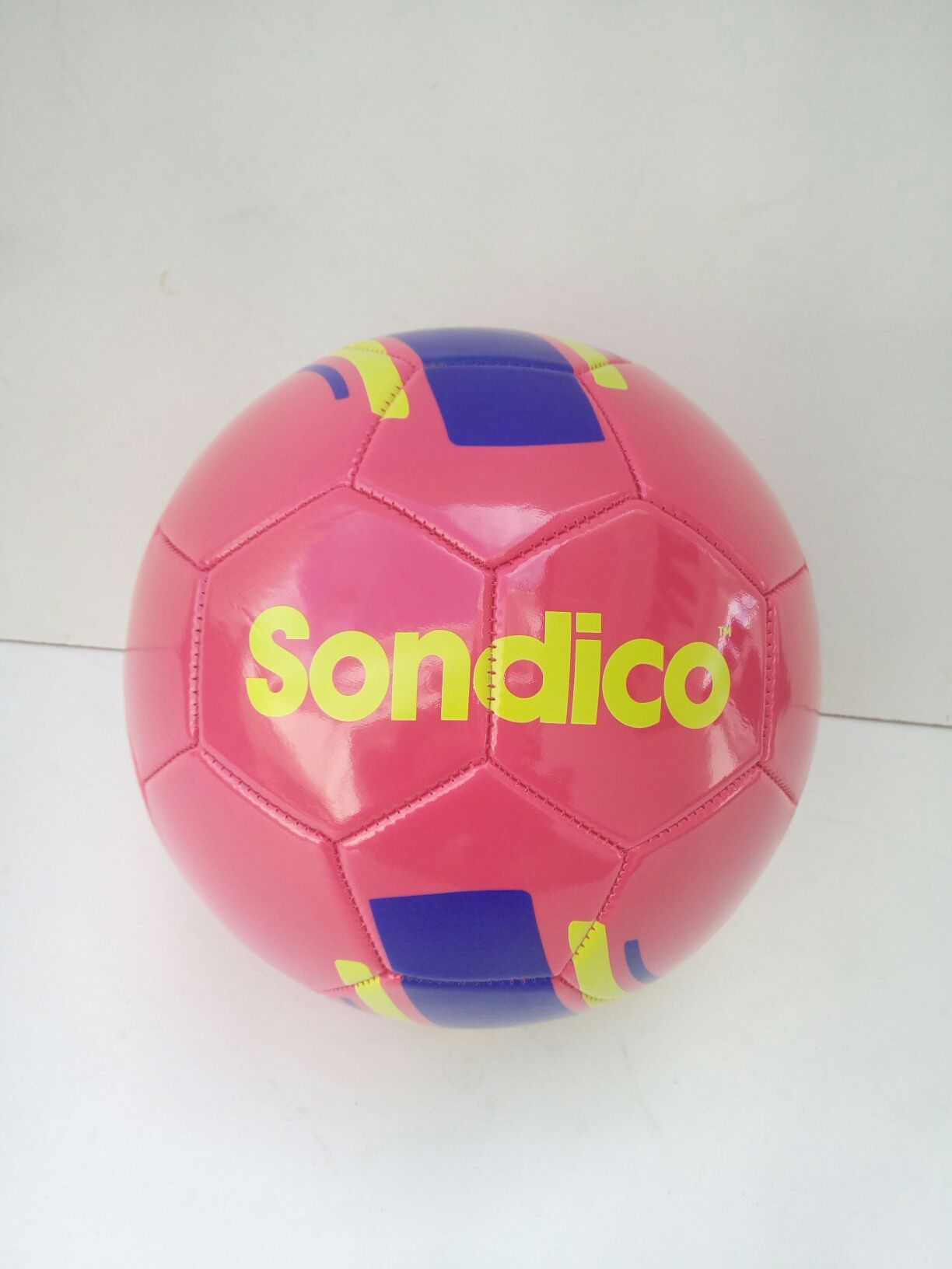 Bola de futebol Sondico, Nova