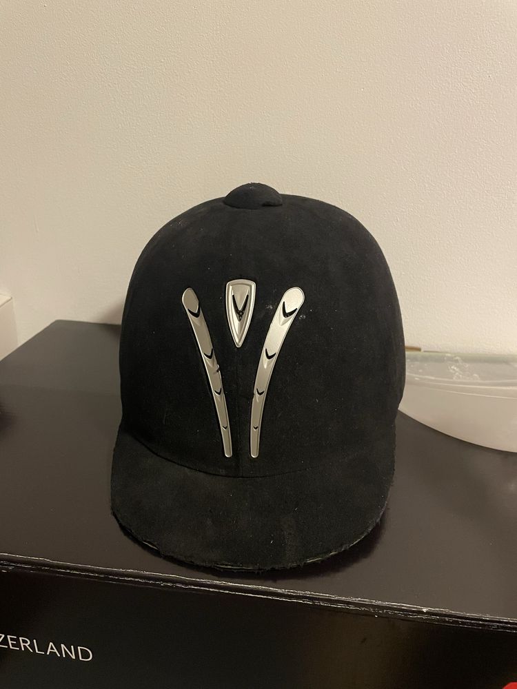 Kask jeździecki czarny