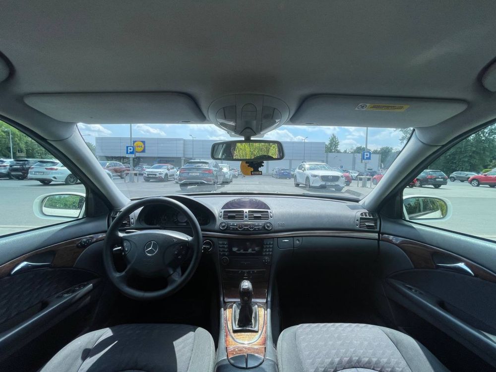 Mercedes E200 2.2d//bez rdzy//fajny stan//doinwestowany//gwarancja