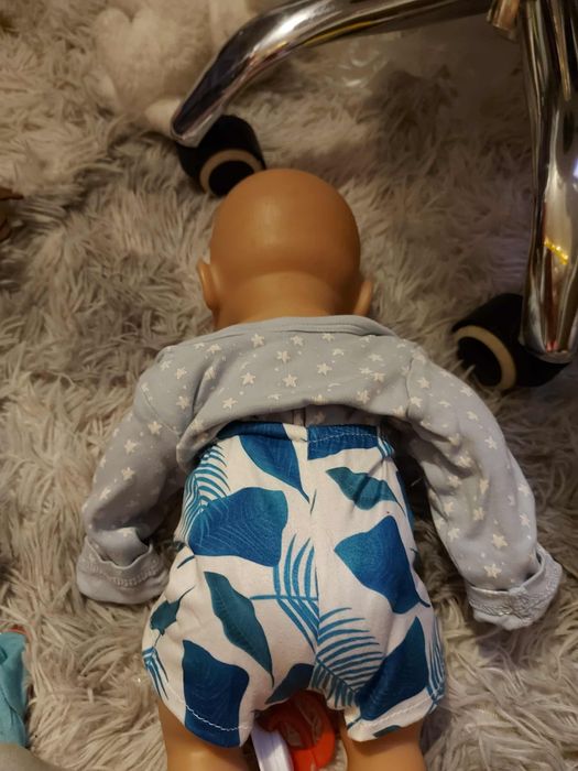 Lalka baby Born chłopiec i łóżeczko