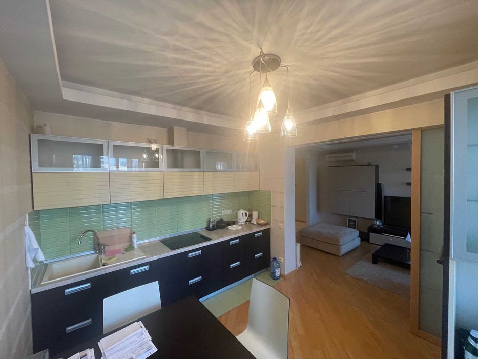 Рідкісна 4к на Паньківській 27/78 (3 спальні і кухня-вітальня)