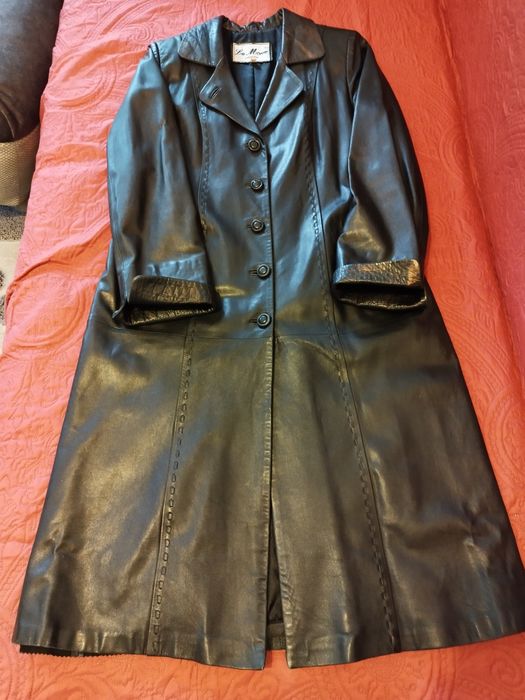Шкіряний жіночий плащ