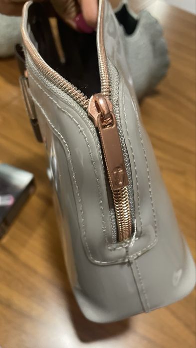 Clutch ou necesser senhora