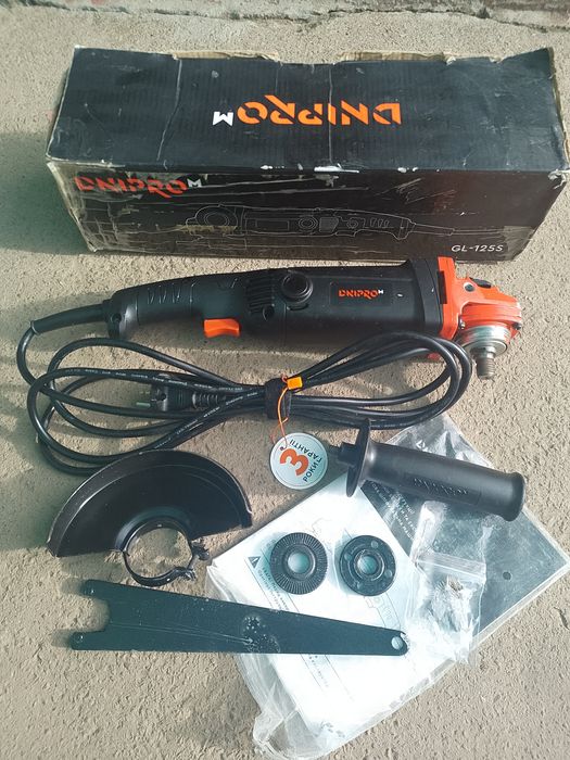 Шлифмашина угловая Dnipro-M GL-125S