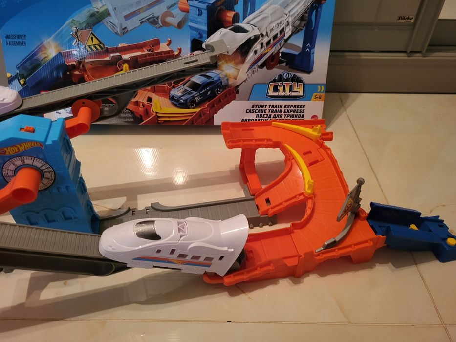 Mattel Hot Wheels GRW38 Трек Гонки на Железной Дороге