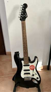 Fender Squier Strat Affinity + RedSub amplificador