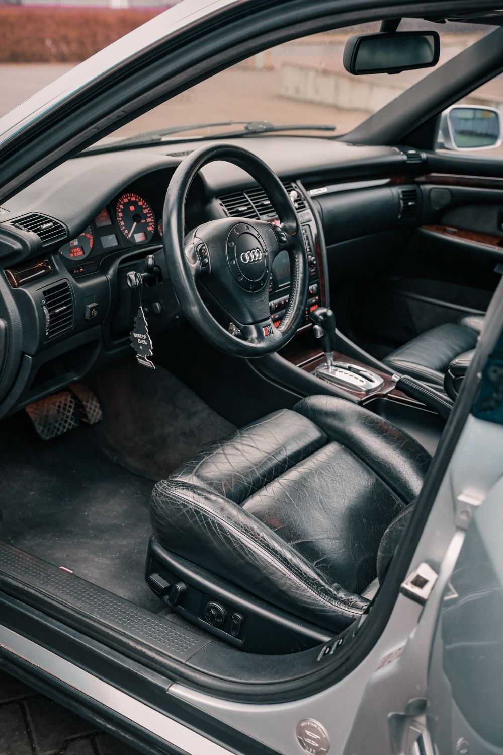 Audi S8 99r 360KM quattro D2