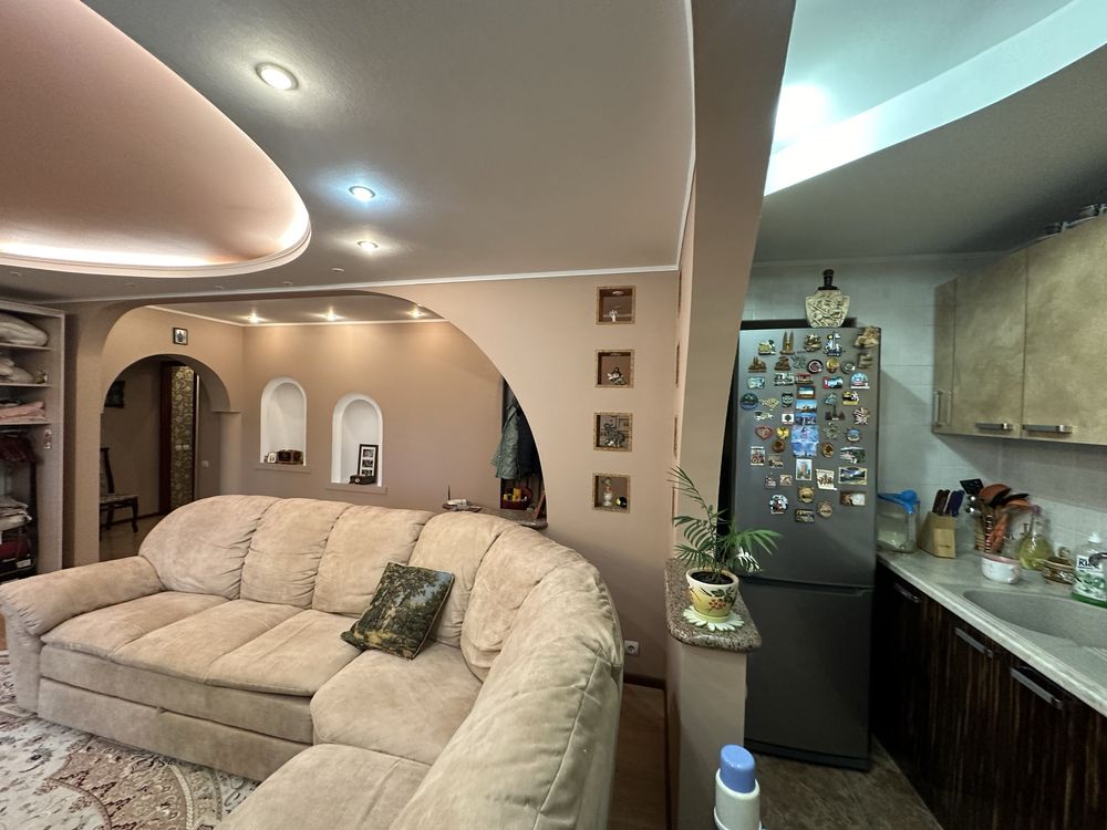 Продаж 3 кім. квартири у центрі, ремонт, меблі, АГВ