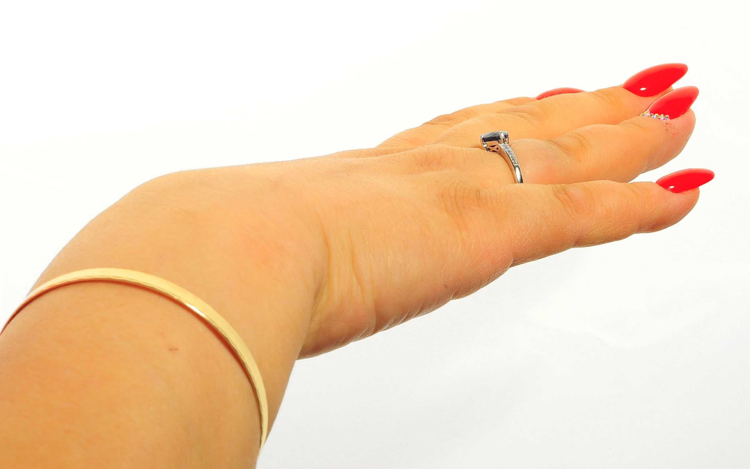 Srebrny pierścionek z szafirem 136723