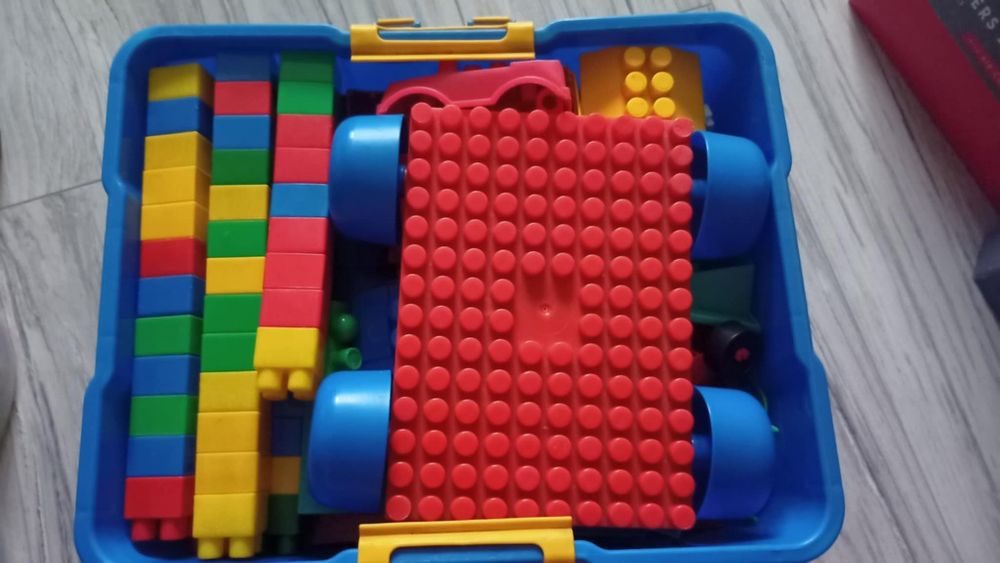 Sprzedam klocki  stan bdb