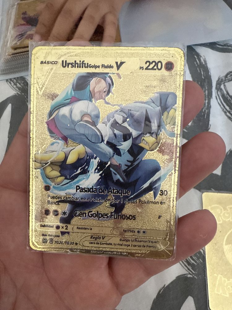 Carta em metal do pokemon