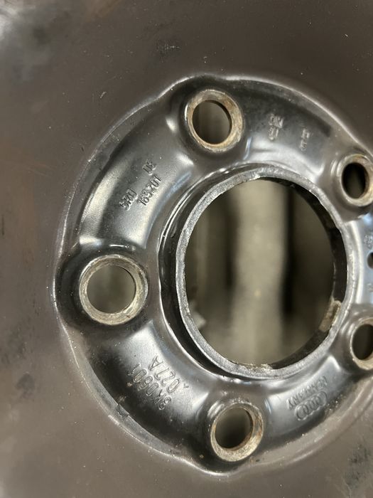Felgi stalowe oryginalne 7Jx16H2 ET39 5x112 Audi z kołpakami A4 A6
