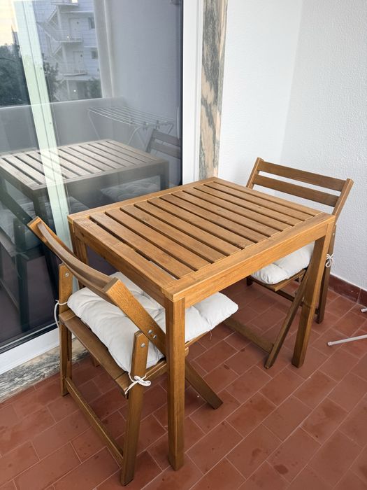 Comjunto de mesa exterior + 2 cadeiras
