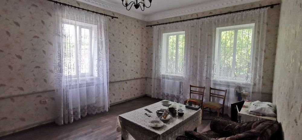 Продається двоповерховий будинок біля ЖД вокзалу