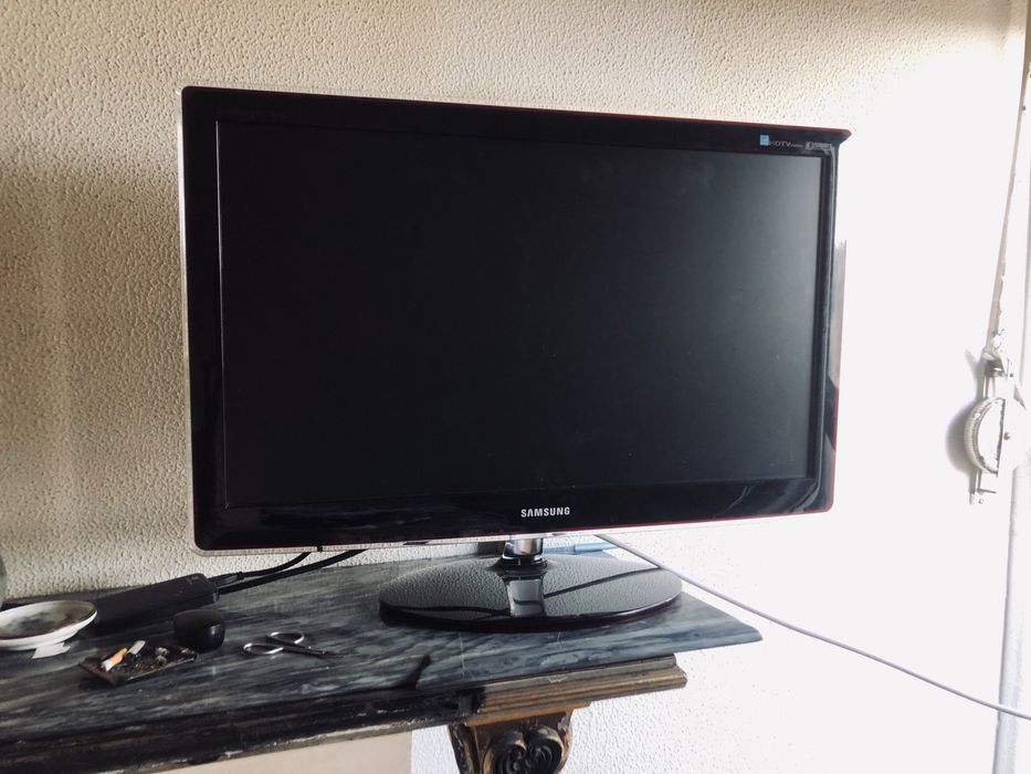 Lcd samsung 33polgadas com comando