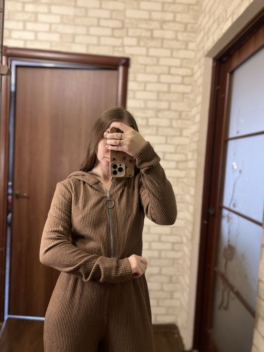 Новий костюм з биркою