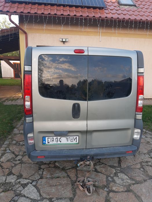 Opel Vivaro long 2.5 cdti pół automat 2006 r.