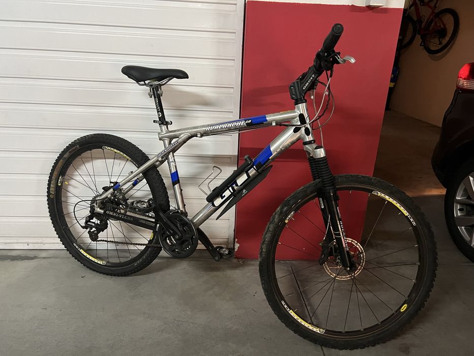Bicicleta btt GT Avalanche 2.0