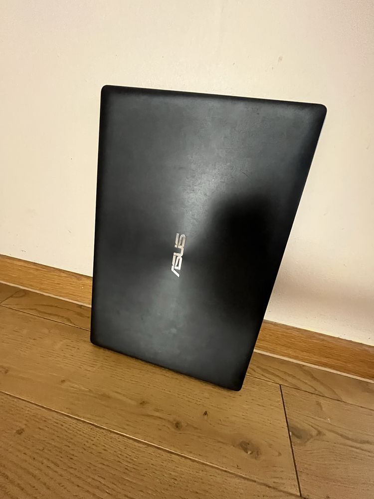 Laptop Asus 15,6’ DVD 4GB RAM 500GB HDD