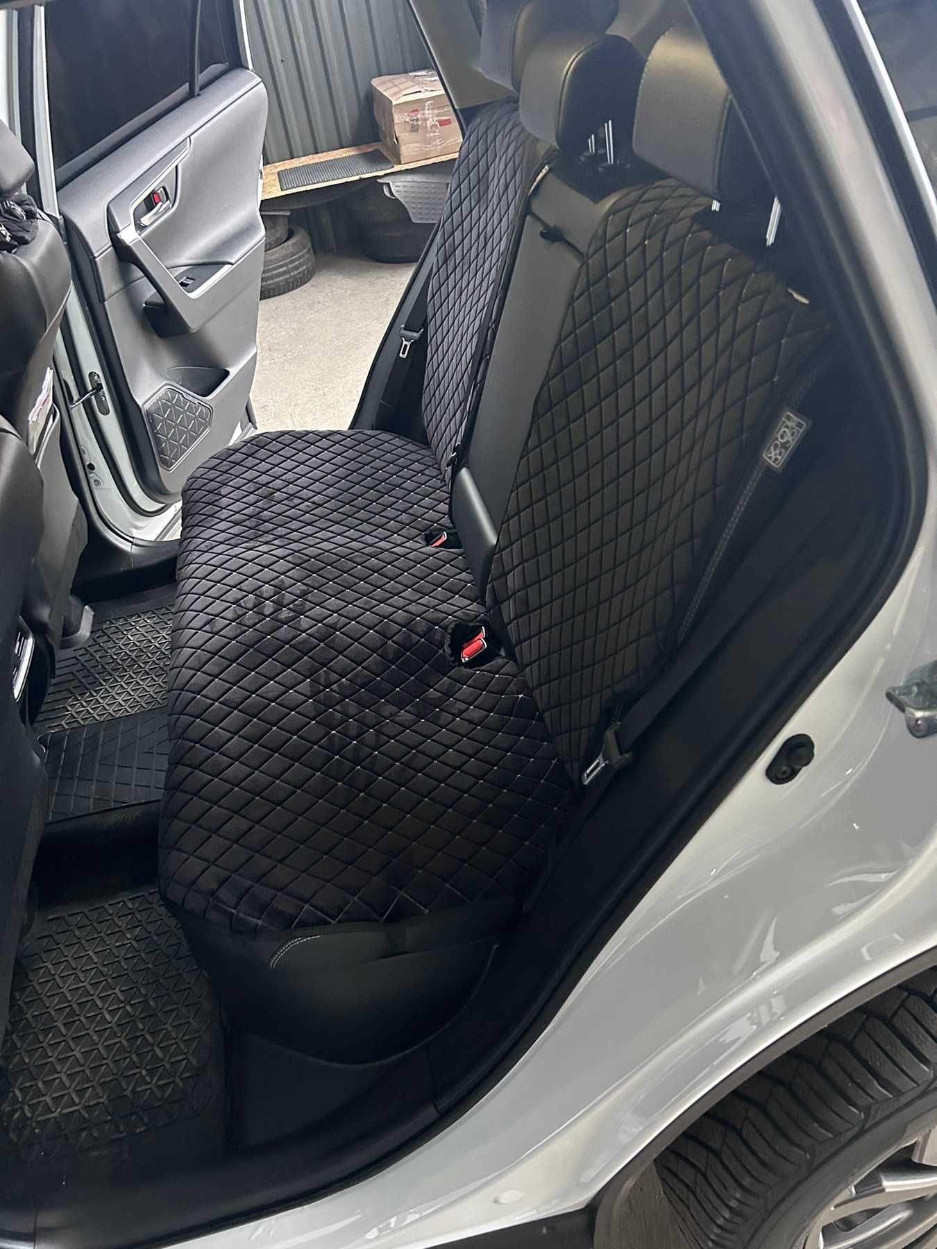 Автонакидки на сидения ( Чехлы ) Toyota Rav4 2018-2025 модельные