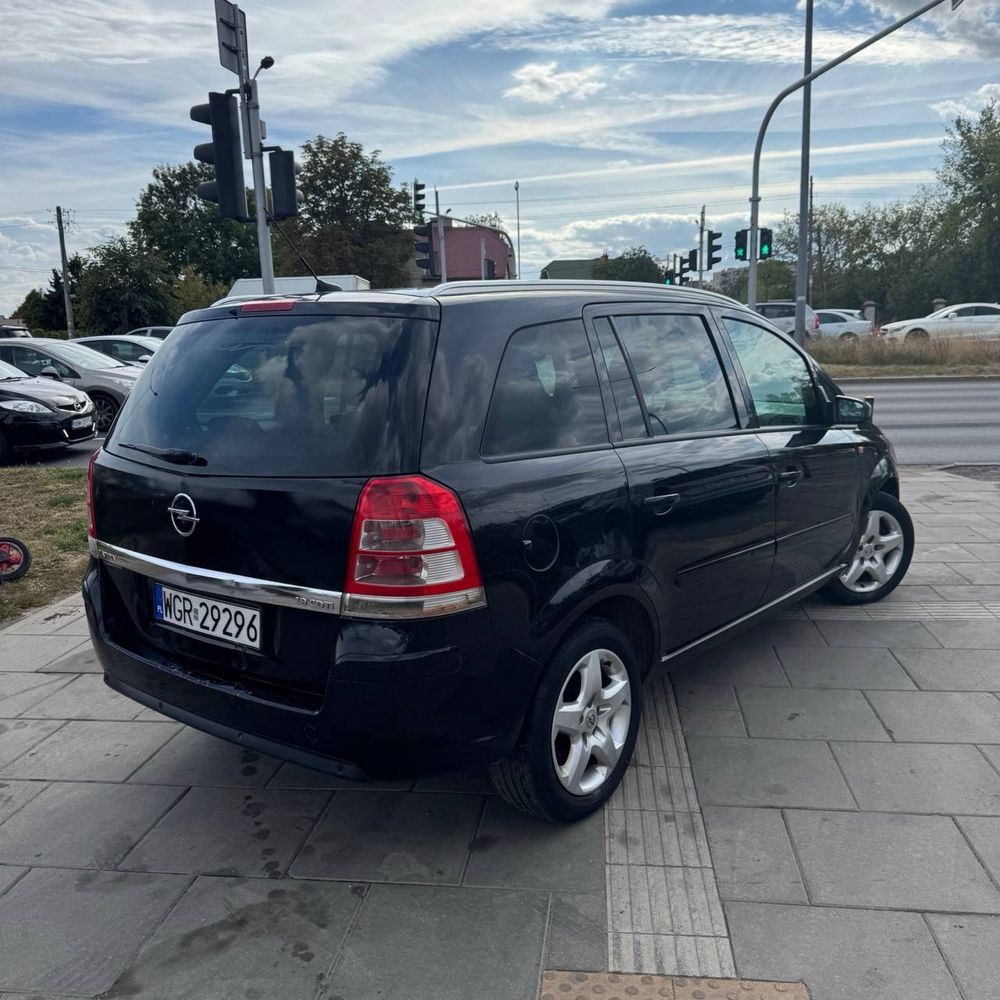 Na sprzedaż Opel Zafira B 1.9D/nowy silnik/sztywne zawieszenie/7 osób
