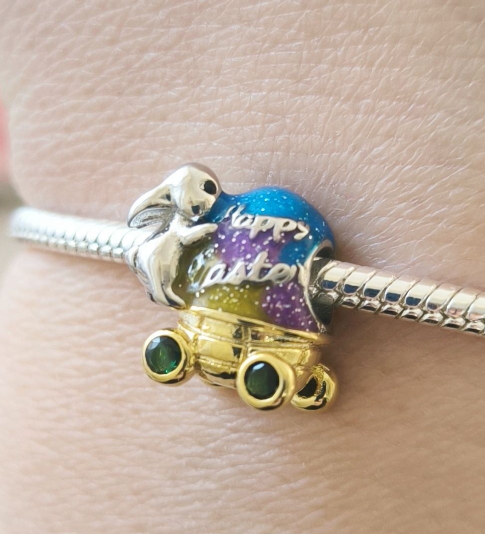 Charms zawieszka srebrna Królik Wielkanocny z Jajkiem S925