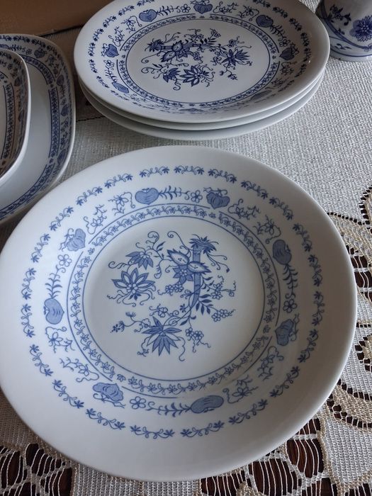 Zestaw talerzy porcelana wzór cebulkowy