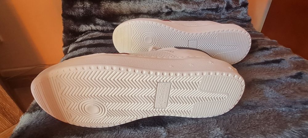 Sapatilhas marca SKECHERS