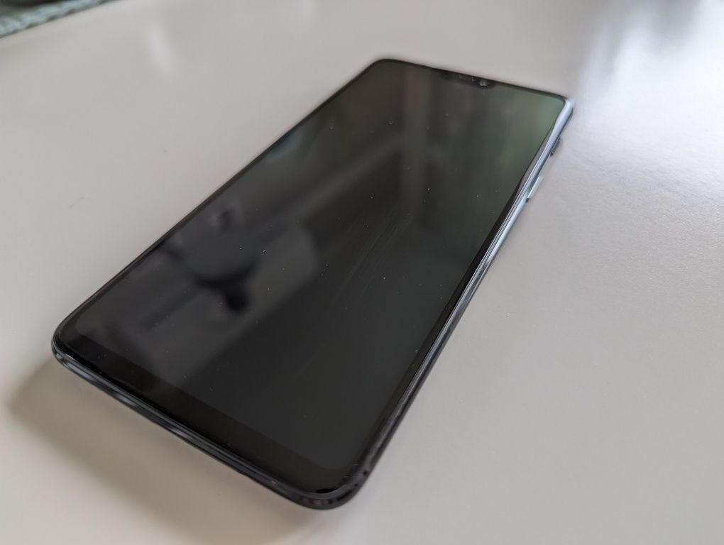 OnePlus 6, bardzo dobry stan