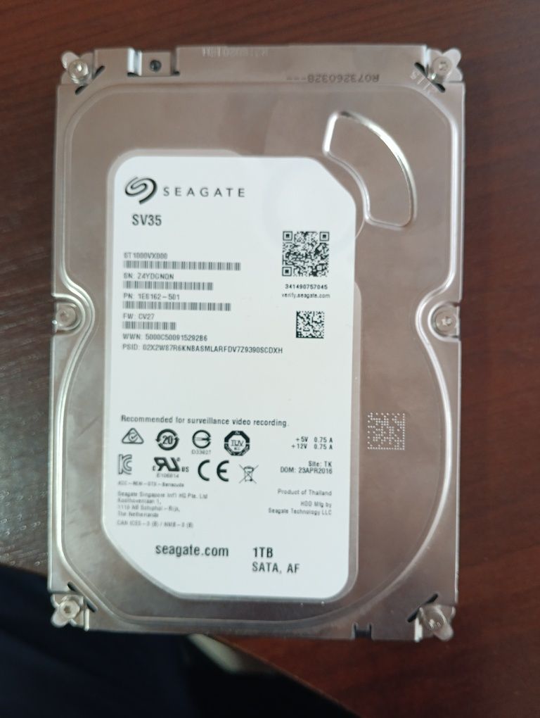 Жорсткий диск seagate 1TB